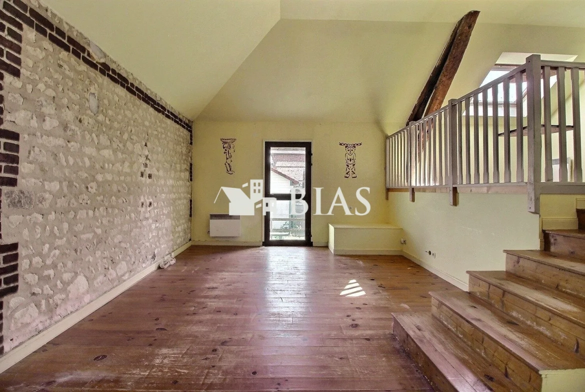 Maison atypique de 99 m² avec terrasse et cave proche écoles - Le Manoir 