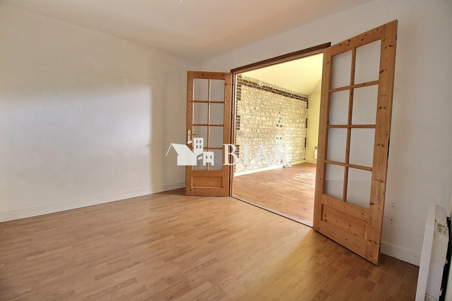 Maison atypique de 99 m² avec terrasse et cave proche écoles - Le Manoir 