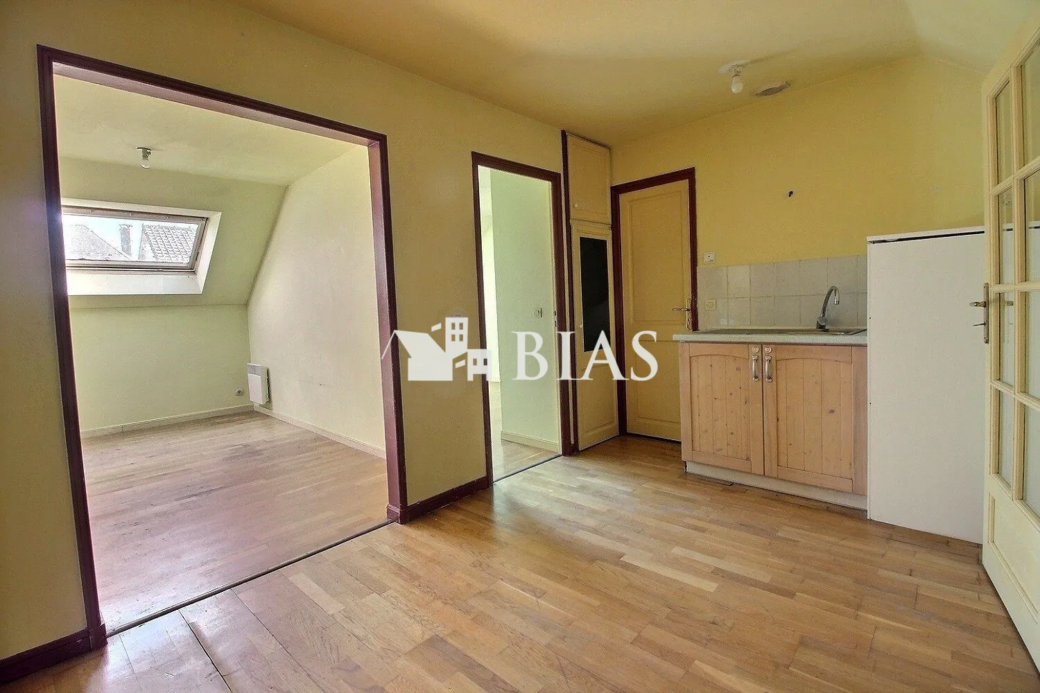 Maison atypique de 99 m² avec terrasse et cave proche écoles - Le Manoir 