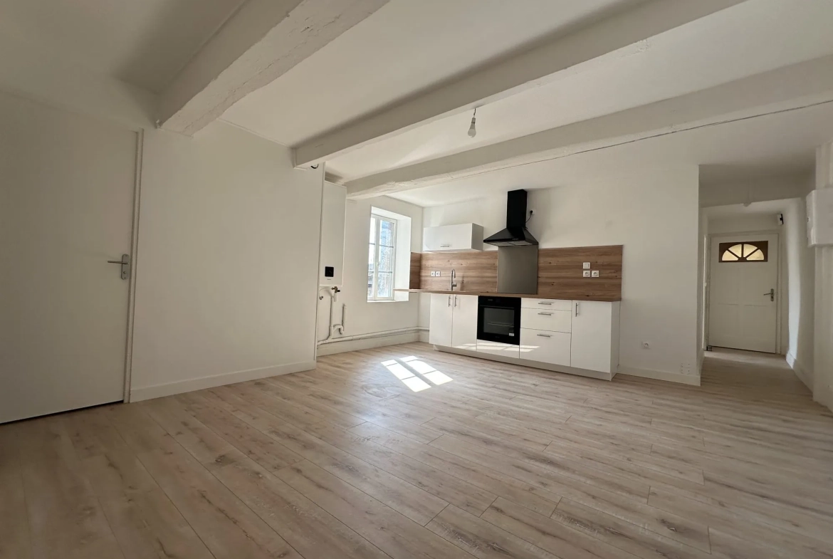Appartement T4 rénové de 76,10 m² à Beaujeu - Investissement locatif idéal 