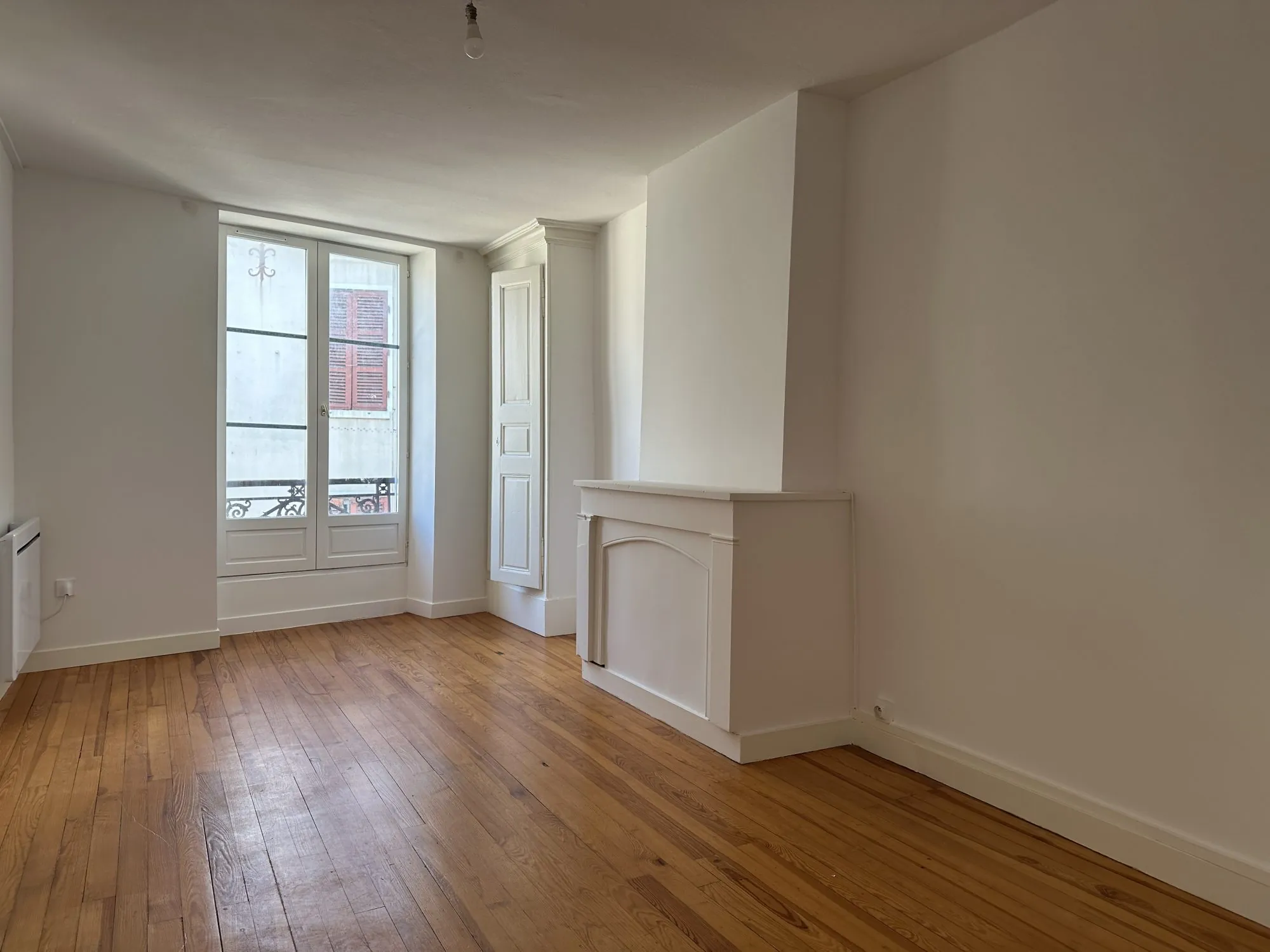 Appartement T4 rénové de 76,10 m² à Beaujeu - Investissement locatif idéal 
