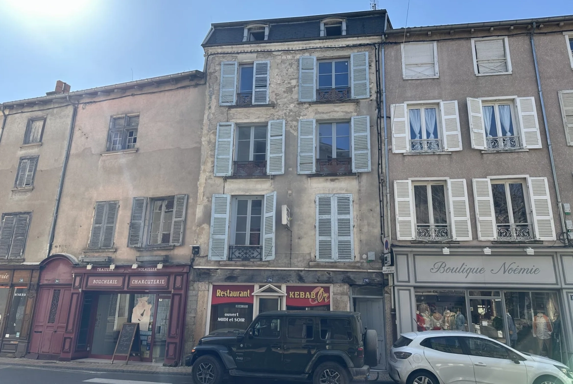 Appartement T4 rénové de 76,10 m² à Beaujeu - Investissement locatif idéal 
