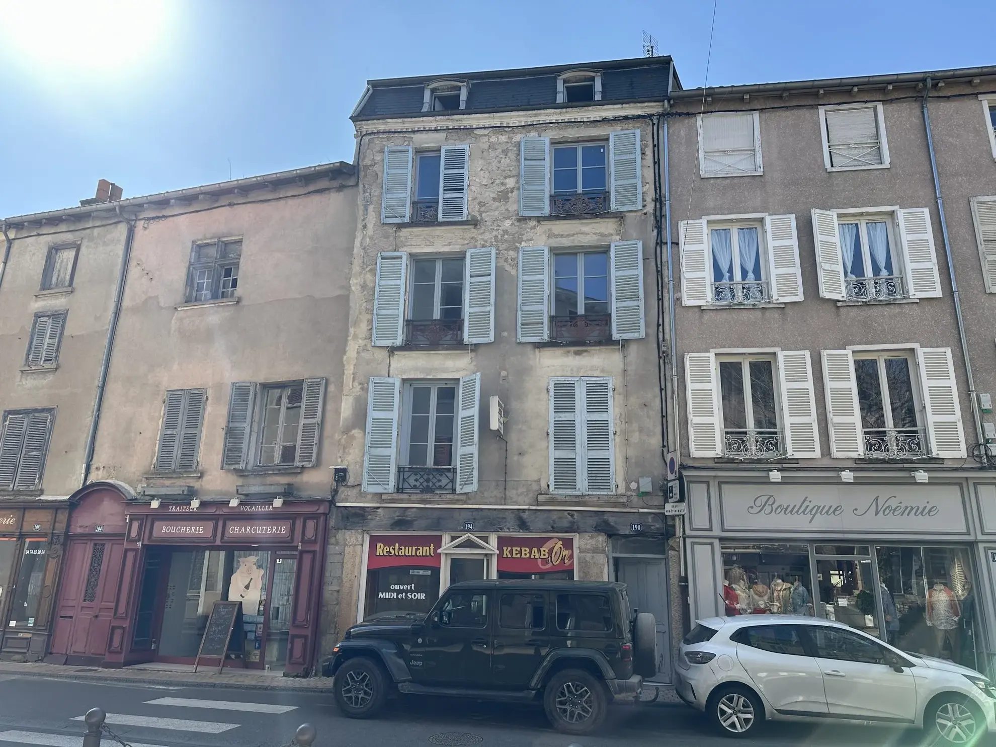 Appartement T4 rénové de 76,10 m² à Beaujeu - Investissement locatif idéal 
