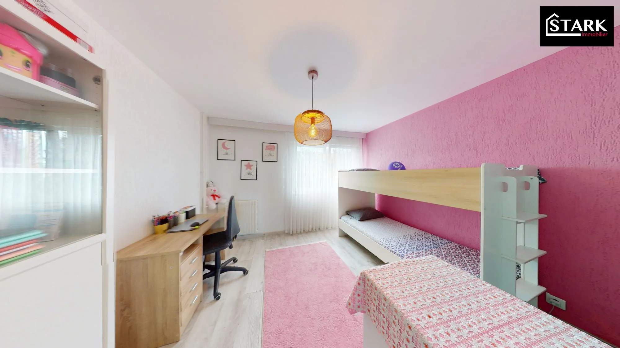 Appartement T4 lumineux de 80 m² à Montbéliard avec véranda et stationnement sécurisé 