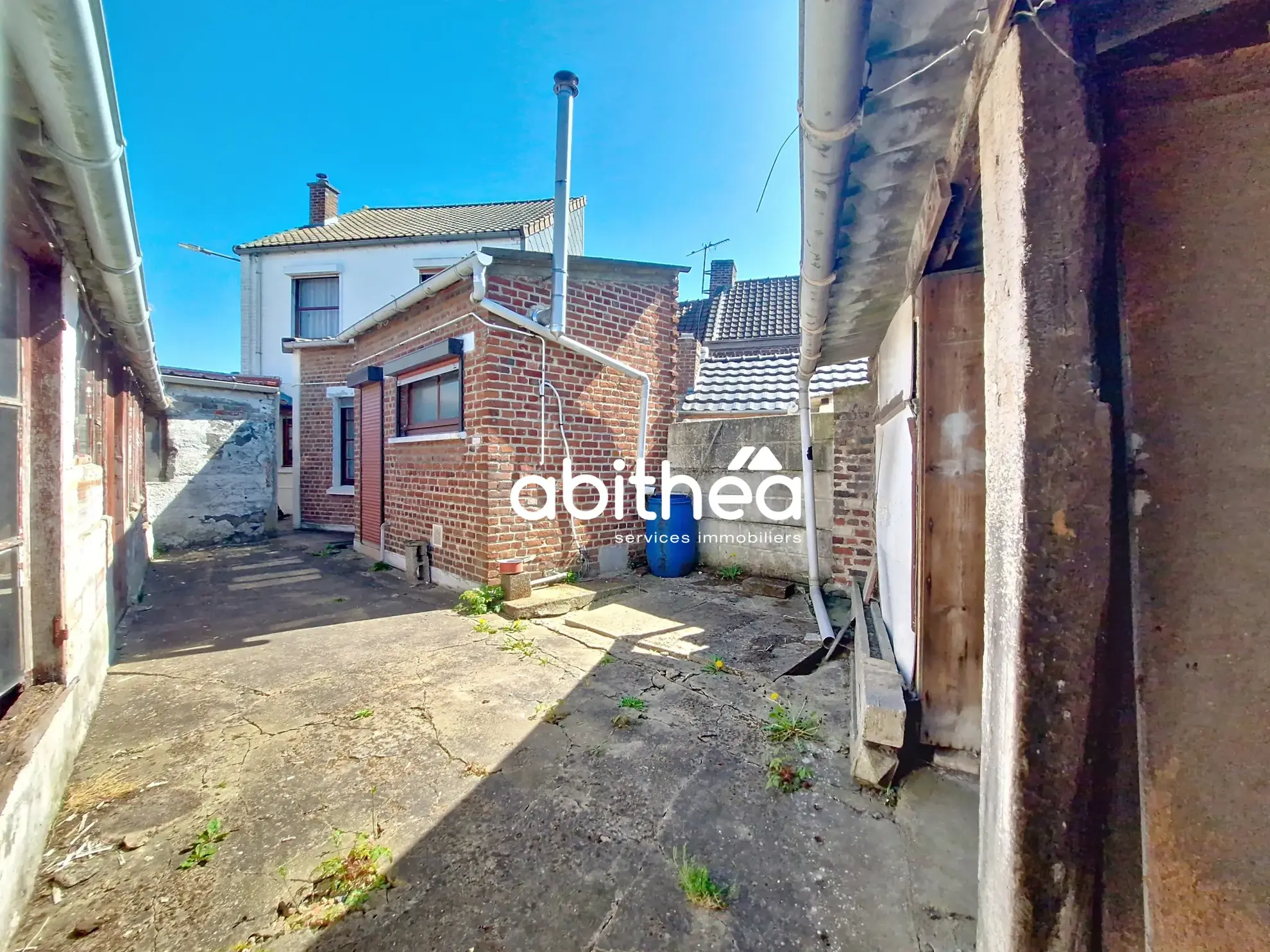 Maison à rénover avec 3 chambres, cave et combles aménageables à Billy-Berclau 