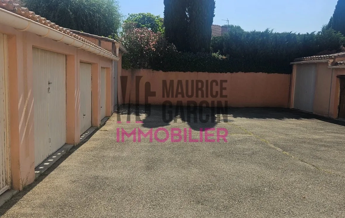 Local de stockage à vendre à Carpentras - Idéal pour entreposage 