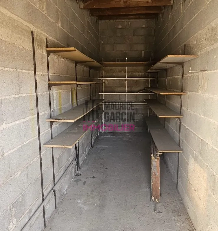 Local de stockage à vendre à Carpentras - Idéal pour entreposage 