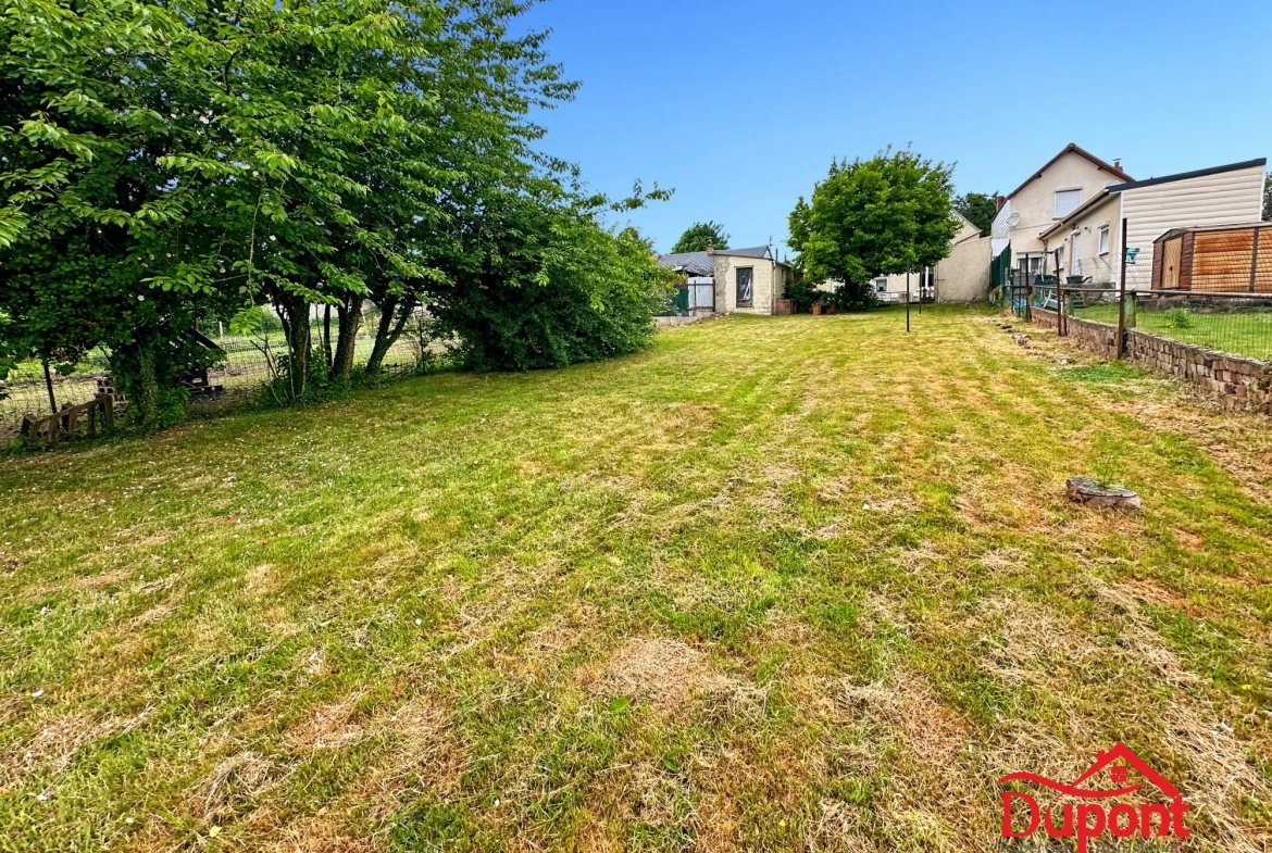 Maison à vendre avec jardin, garage et dépendances à Maubeuge 