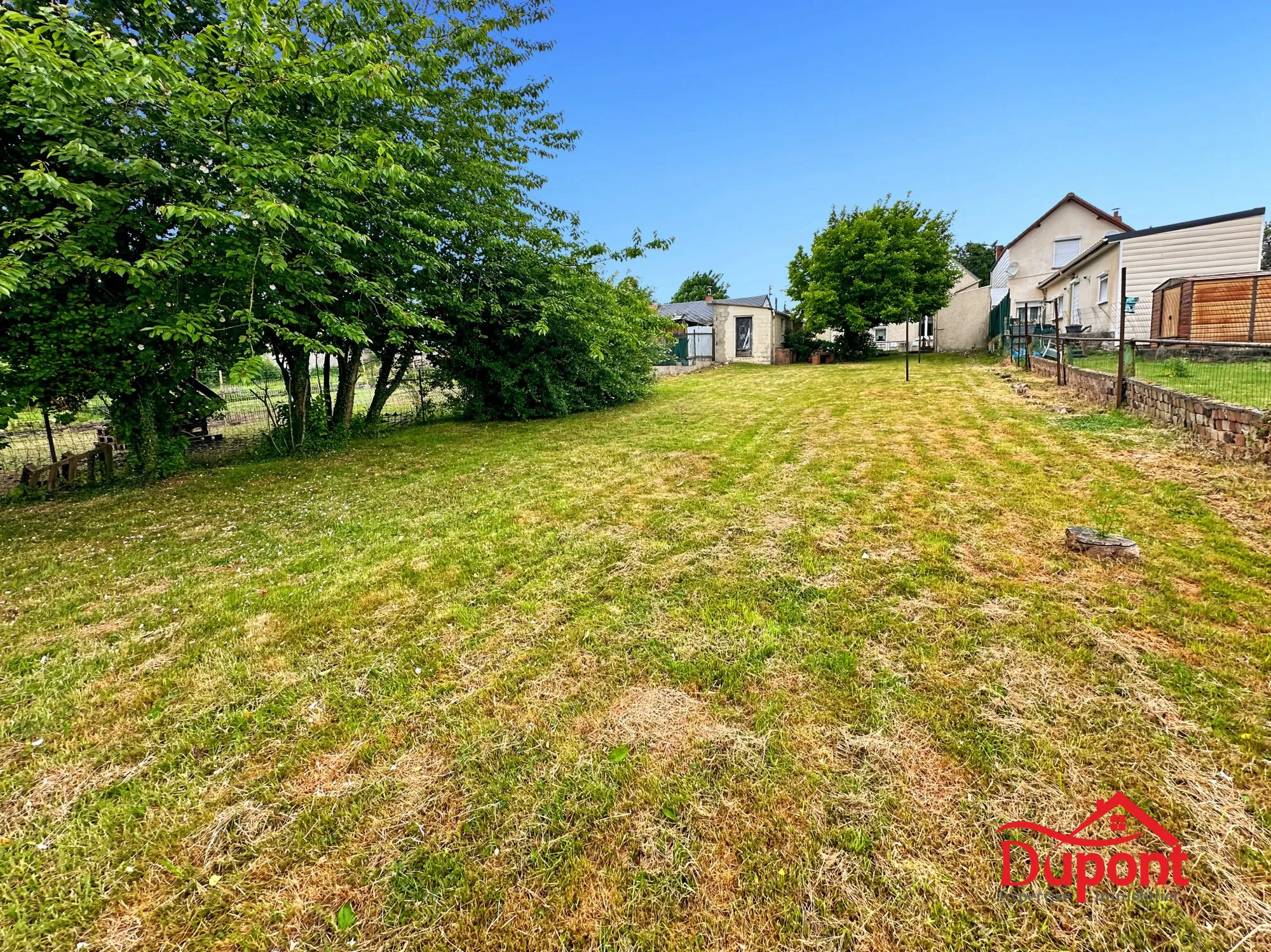 Maison à vendre avec jardin, garage et dépendances à Maubeuge 