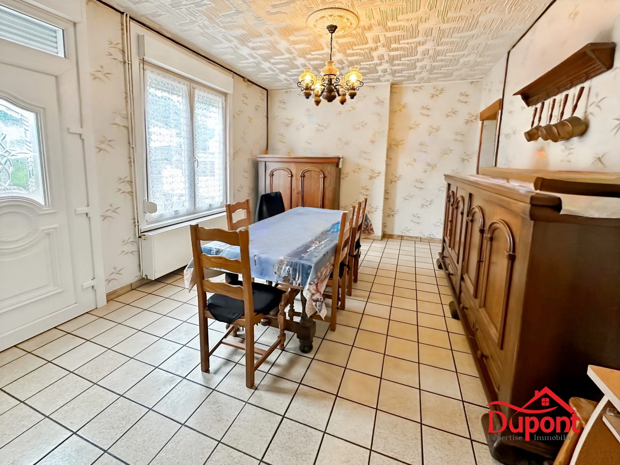 Maison à vendre avec jardin, garage et dépendances à Maubeuge 