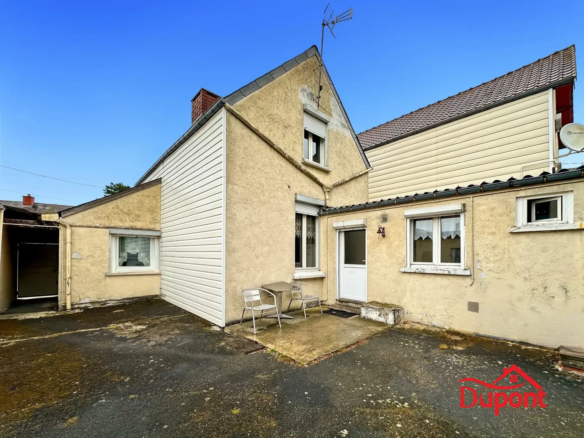 Maison à vendre avec jardin, garage et dépendances à Maubeuge 