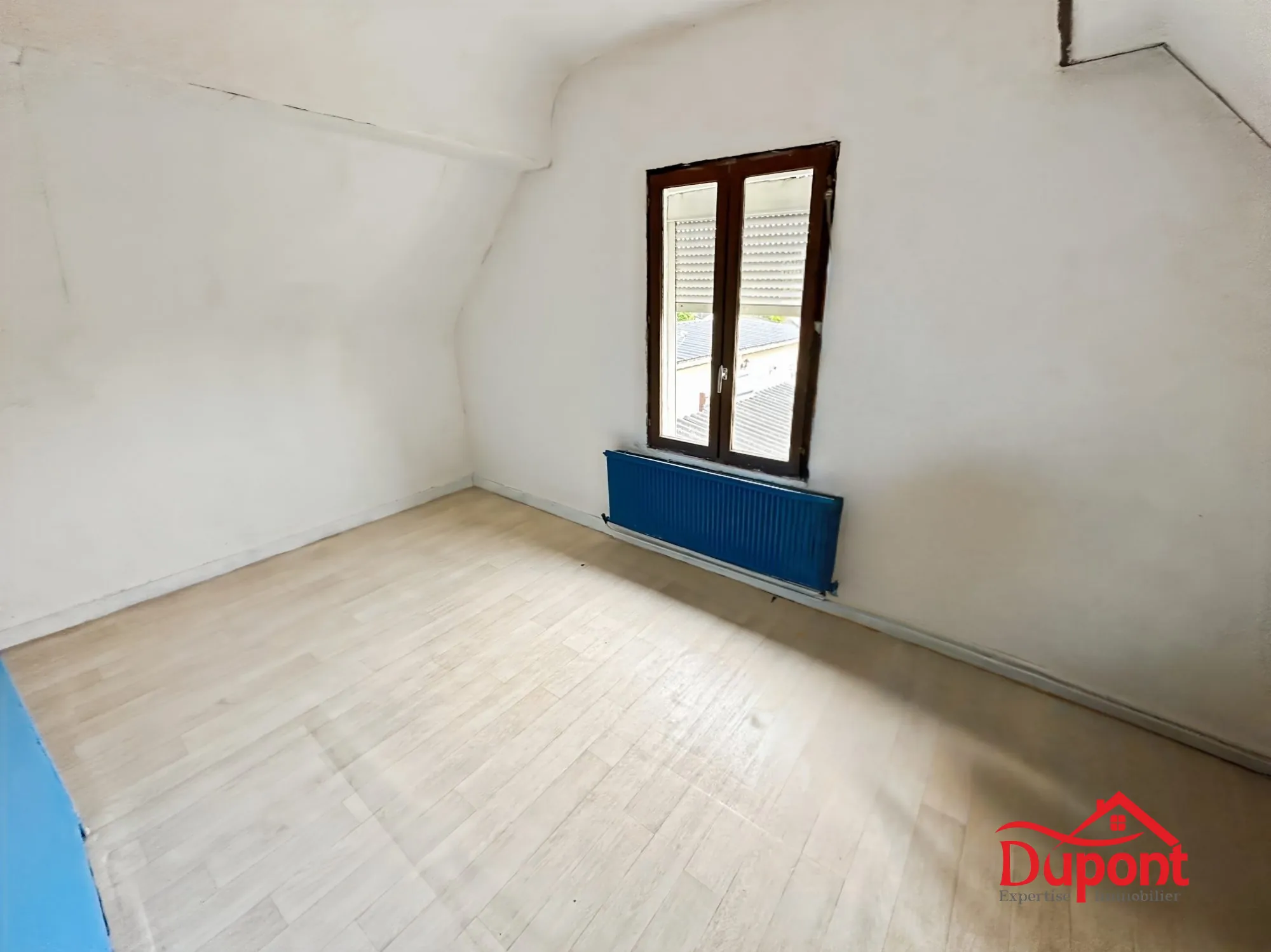 Maison à vendre avec jardin, garage et dépendances à Maubeuge 