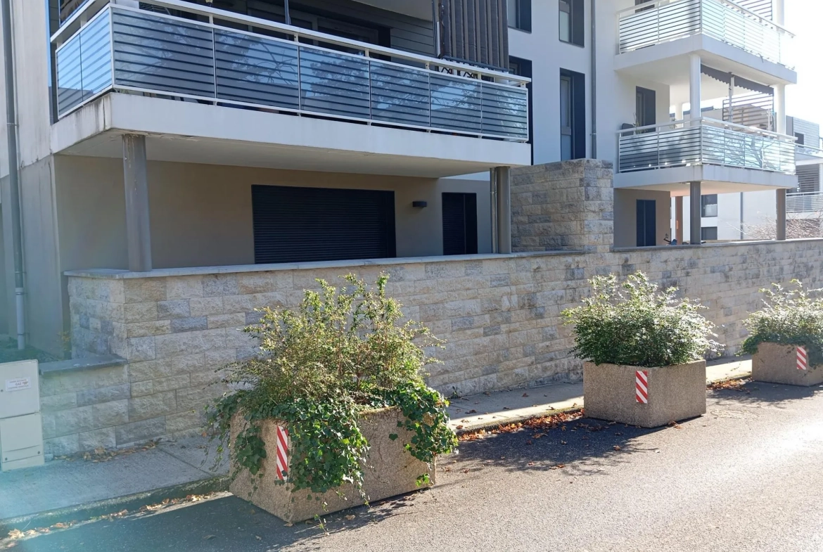 Appartement T1 à Gex de 33 m² avec stationnement et ascenseur 
