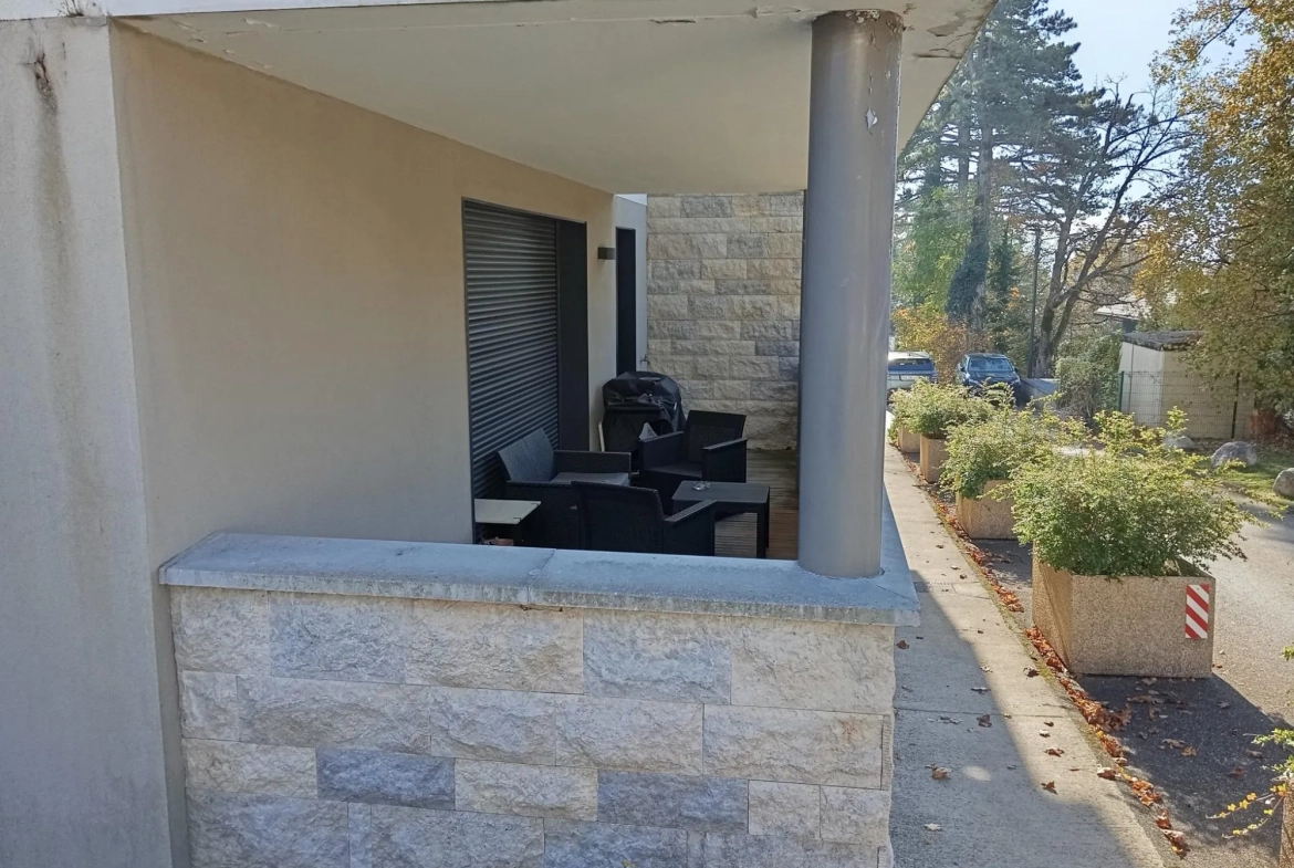 Appartement T1 à Gex de 33 m² avec stationnement et ascenseur 
