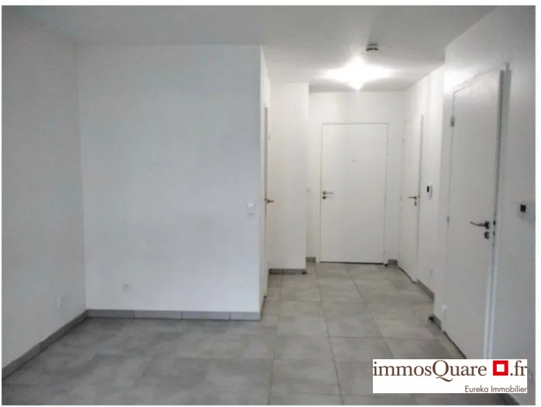 Appartement T1 à Gex de 33 m² avec stationnement et ascenseur 