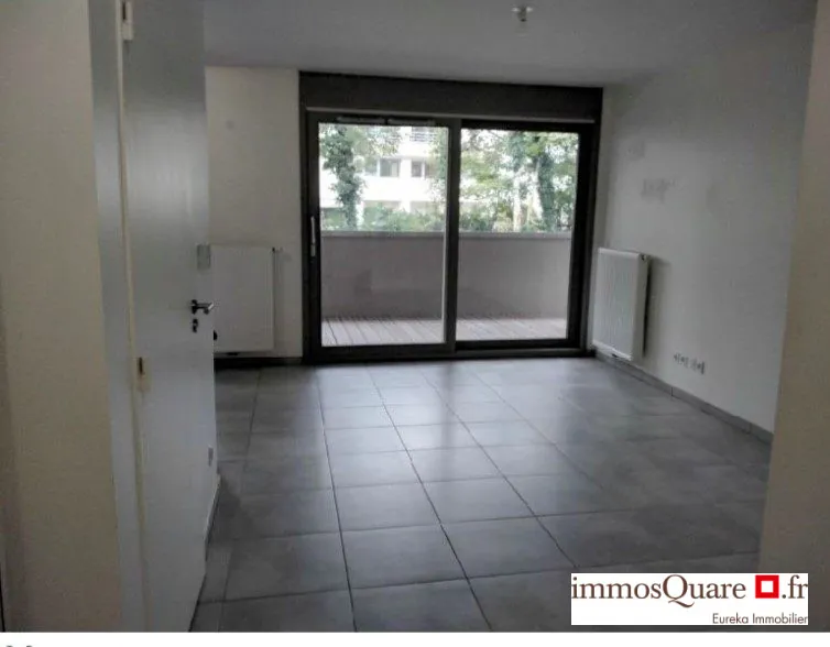 Appartement T1 à Gex de 33 m² avec stationnement et ascenseur 