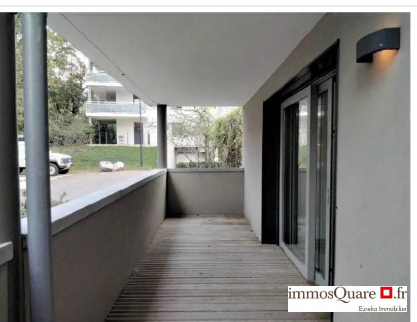 Appartement T1 à Gex de 33 m² avec stationnement et ascenseur 