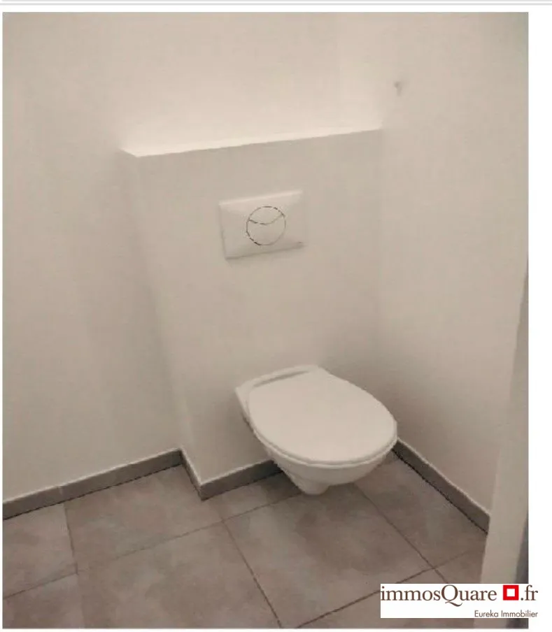Appartement T1 à Gex de 33 m² avec stationnement et ascenseur 