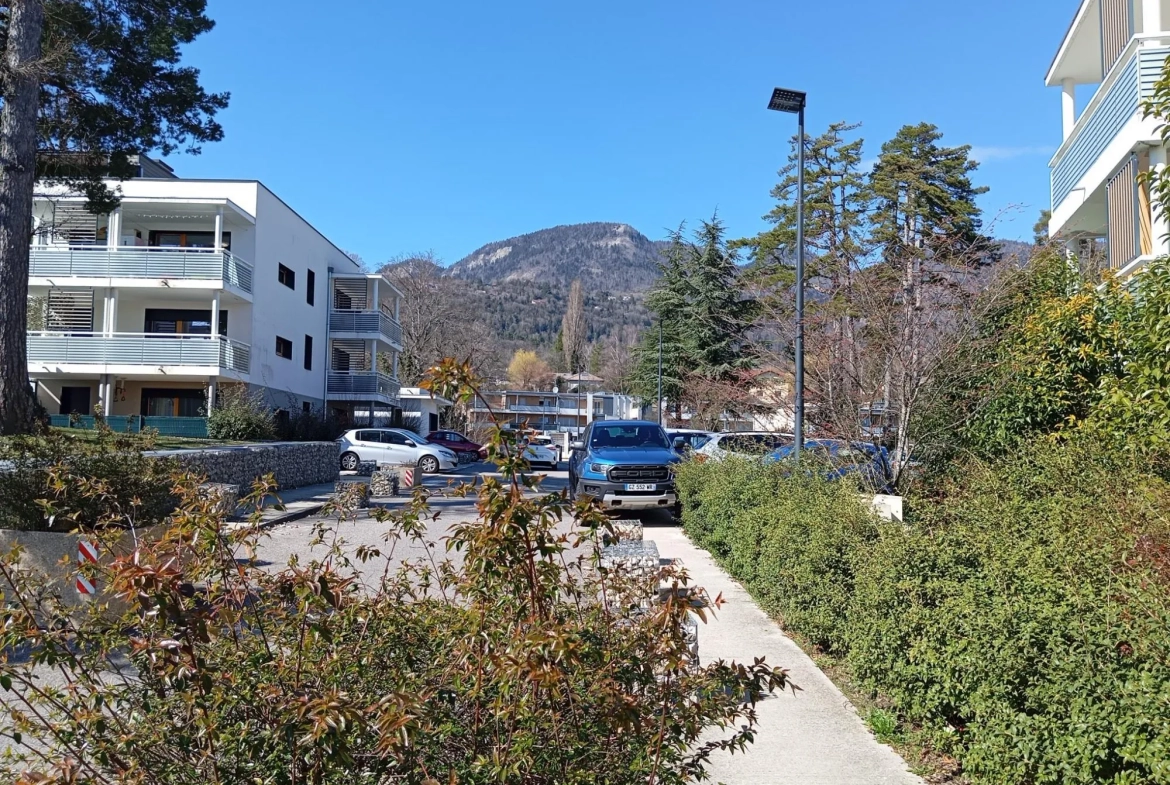 Appartement T1 à Gex de 33 m² avec stationnement et ascenseur 