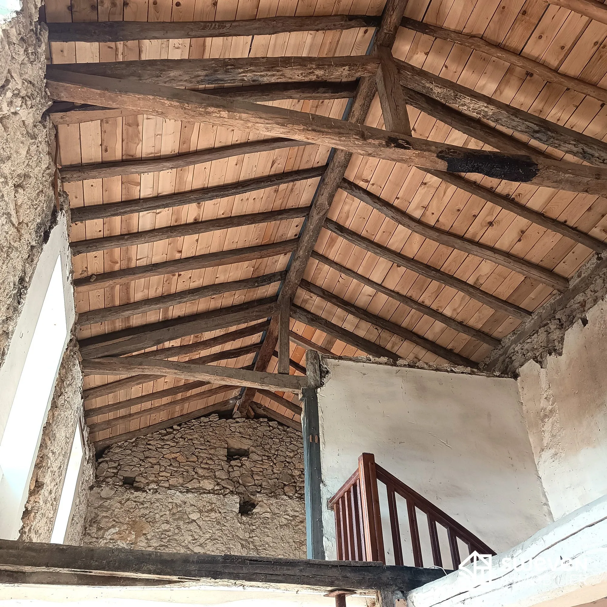 Maison à rénover avec dépendances et grands terrains à Sainte Croix Volvestre 