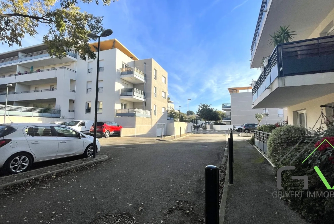 Achat Appartement T3 à Nîmes avec Terrasse Plein Sud, Standing et Parking Inclus 