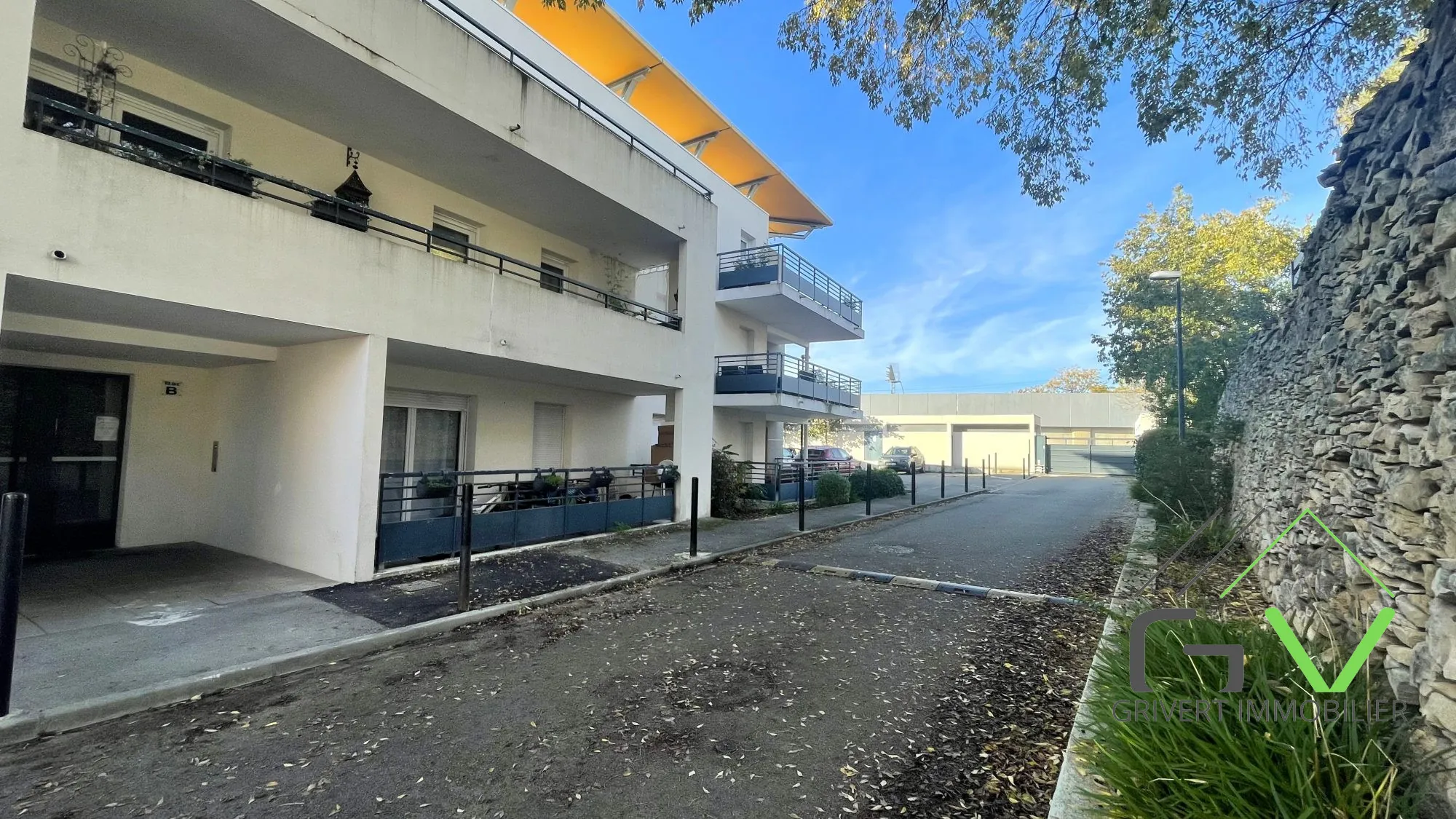 Achat Appartement T3 à Nîmes avec Terrasse Plein Sud, Standing et Parking Inclus 
