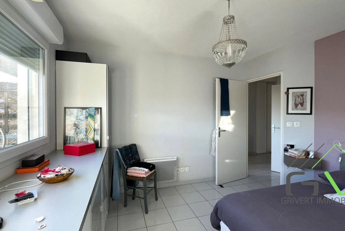 Achat Appartement T3 à Nîmes avec Terrasse Plein Sud, Standing et Parking Inclus 