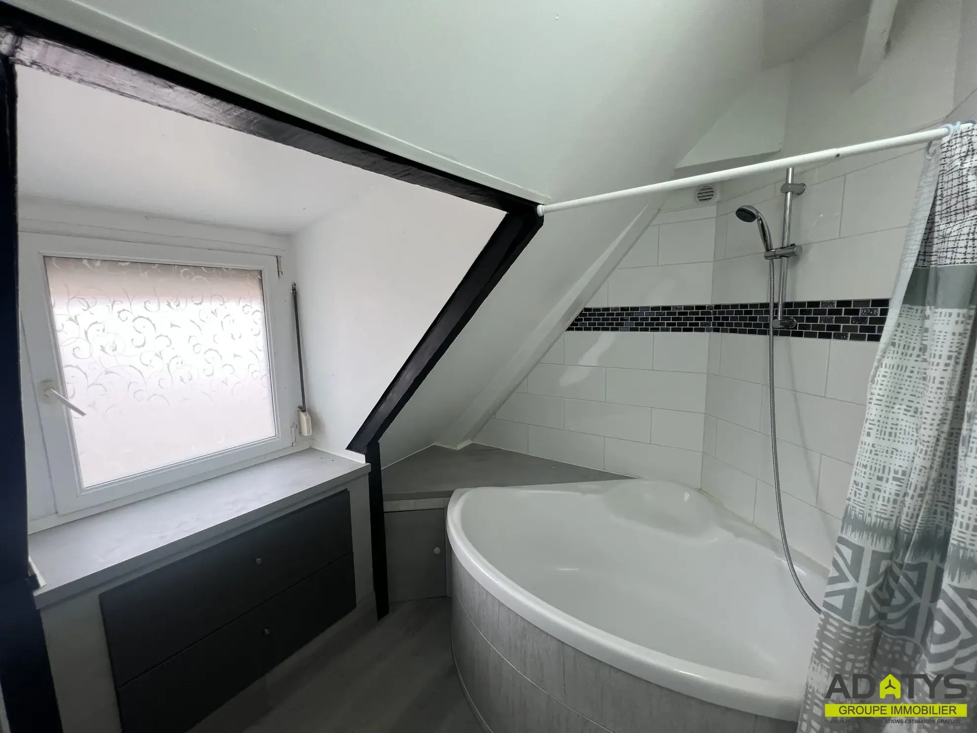 Maison semi-plane à vendre à Auberchicourt avec 3 chambres et jardin 