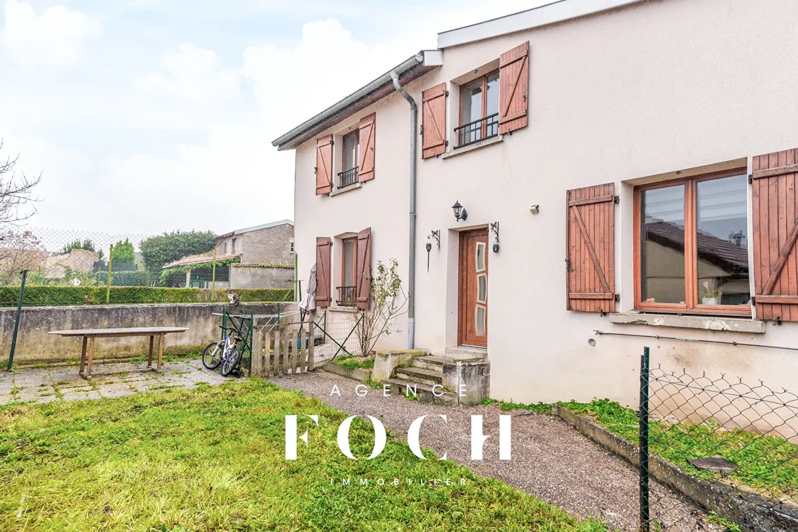 Maison lumineuse avec jardin et garage à Villey-Saint-Etienne 