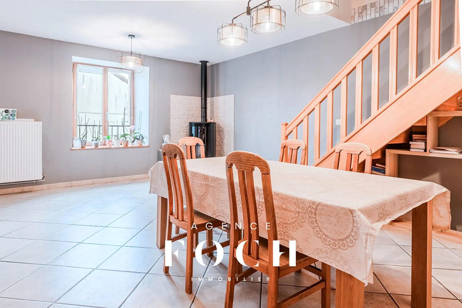 Maison lumineuse avec jardin et garage à Villey-Saint-Etienne 