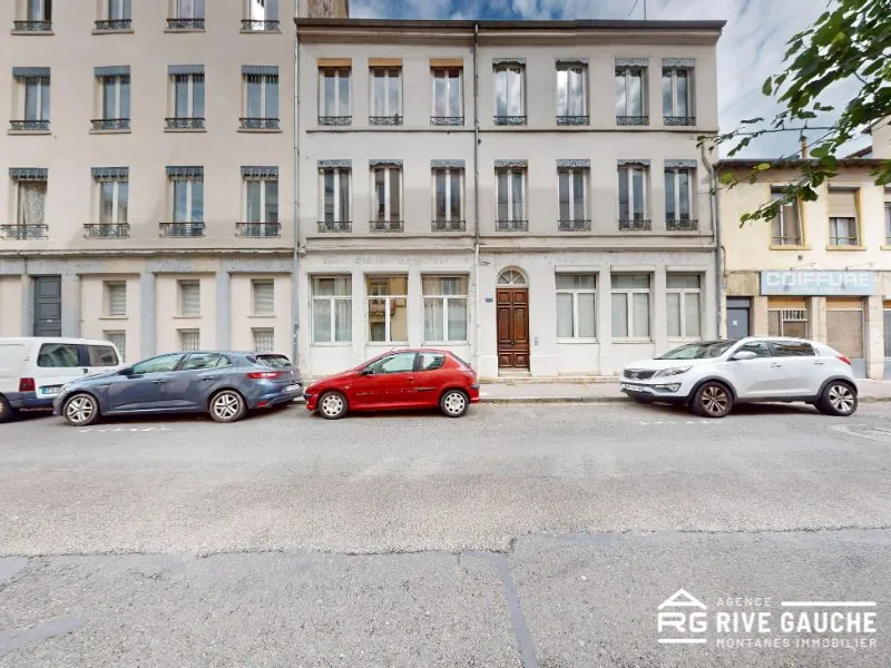 Appartement duplex de 41 m² à Lyon, idéal investisseur, proche commerces et transports 