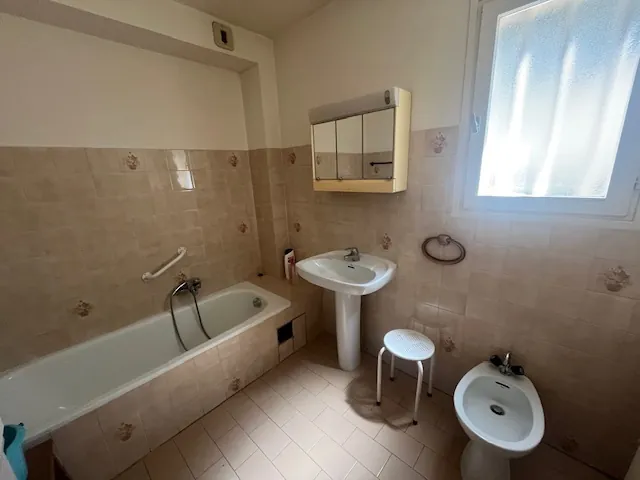Appartement T2 à Ajaccio avec terrasse et loggia, proche commodités 