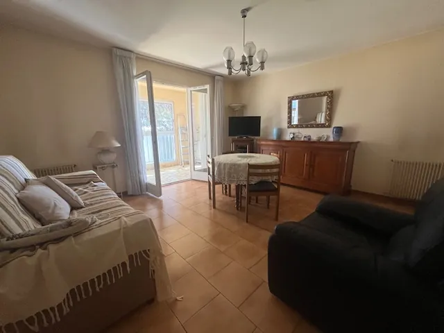 Appartement T2 à Ajaccio avec terrasse et loggia, proche commodités 