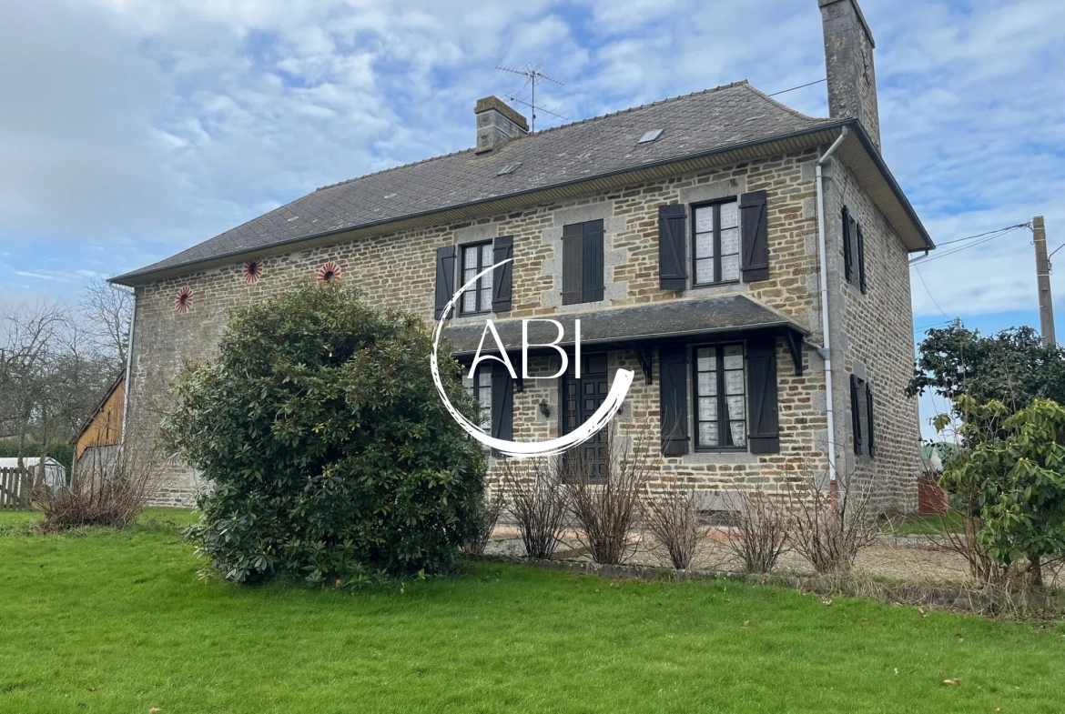 Maison en pierre à rénover avec terrain en Nord Mayenne, 108 m², 3 chambres 