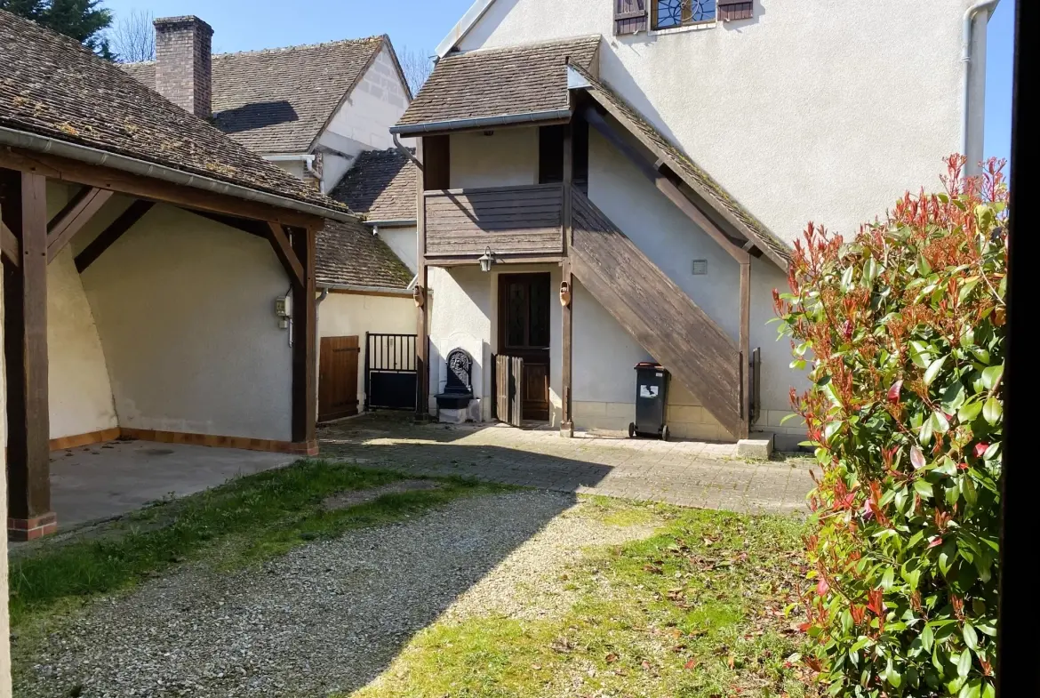 Belle maison de ville à Courtenay avec terrasse et garage 
