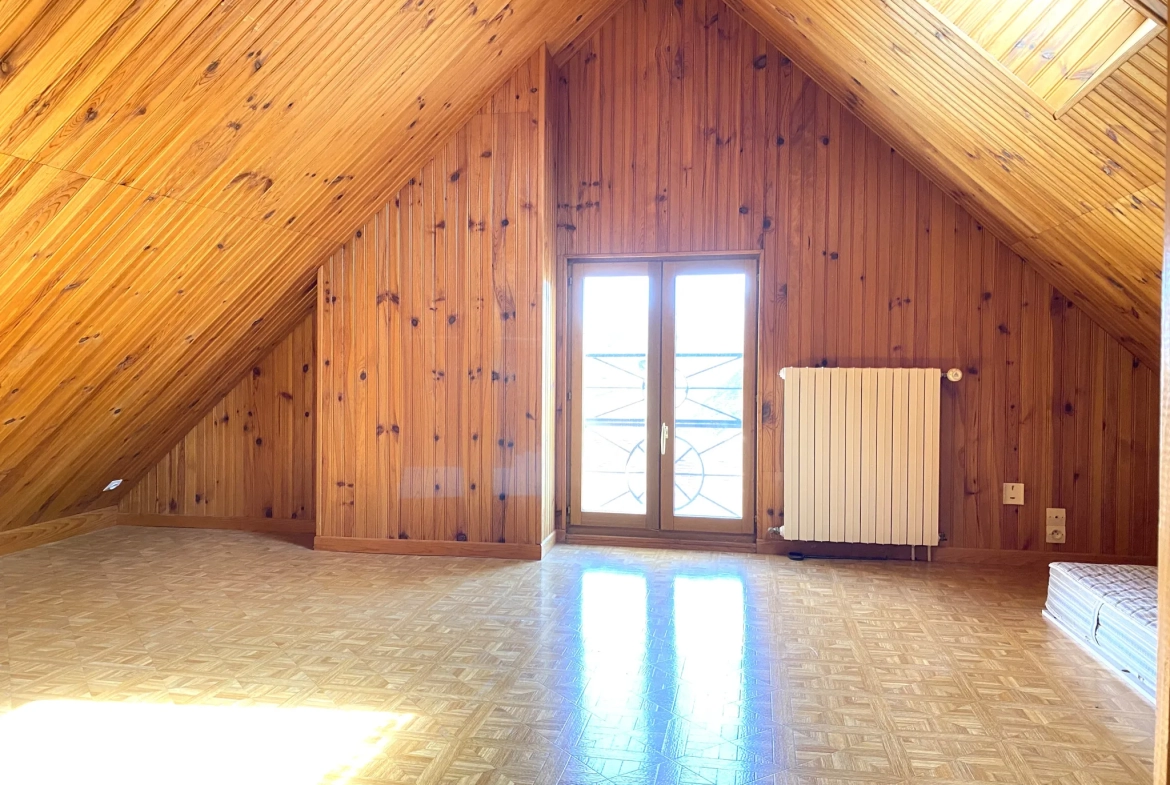 Belle maison de ville à Courtenay avec terrasse et garage 