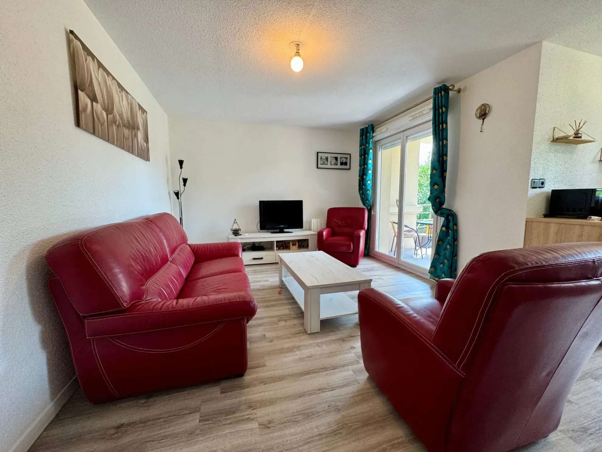 Appartement rénové de 54m² à Maubeuge avec terrasse et stationnement 