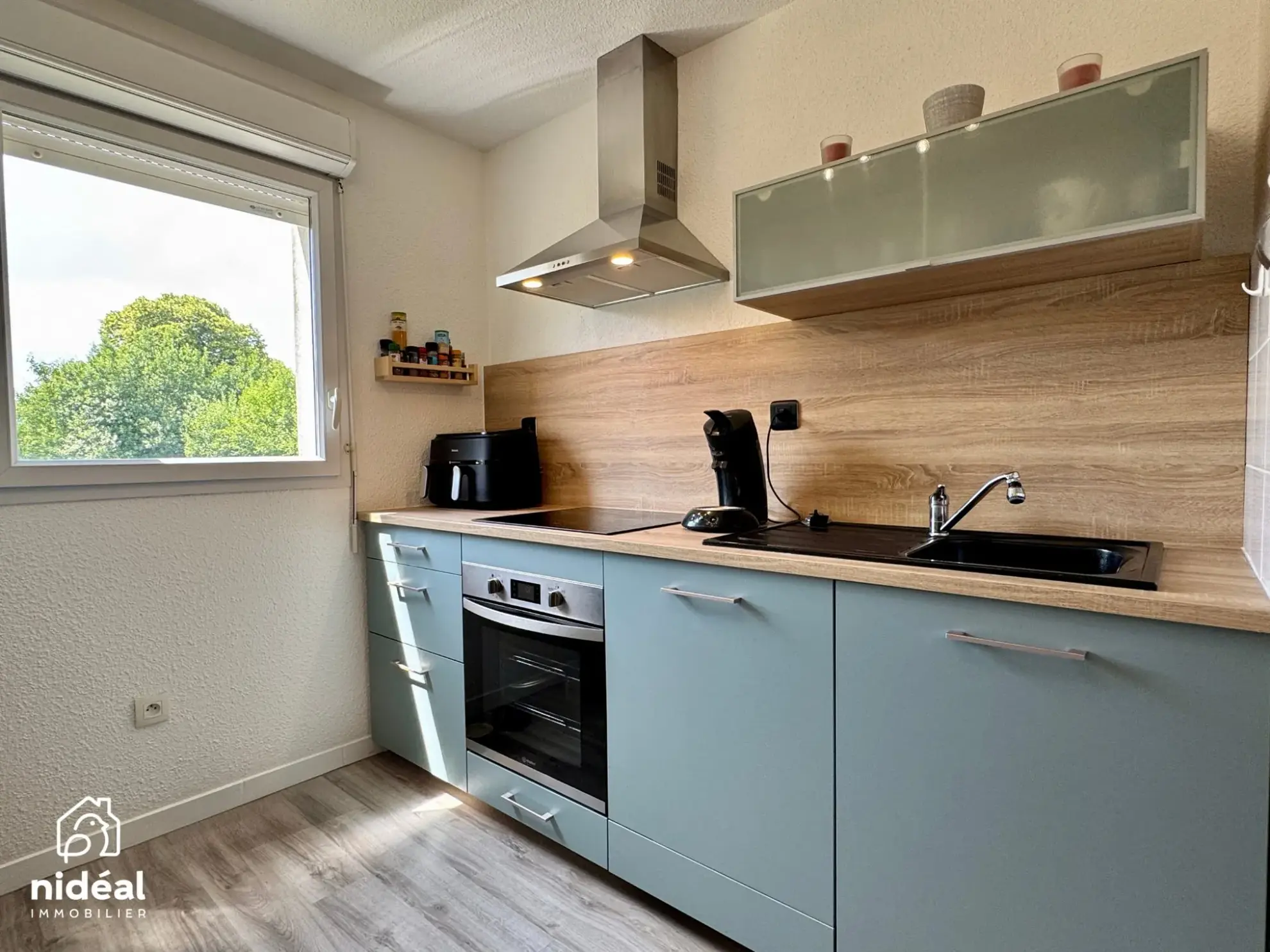 Appartement rénové de 54m² à Maubeuge avec terrasse et stationnement 