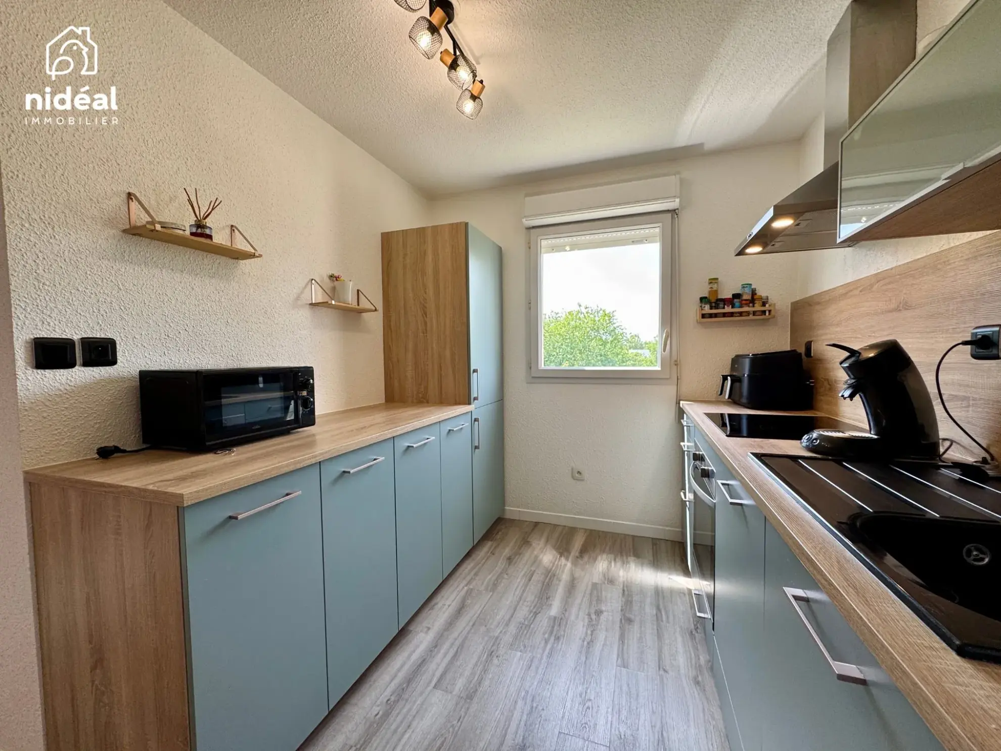 Appartement rénové de 54m² à Maubeuge avec terrasse et stationnement 