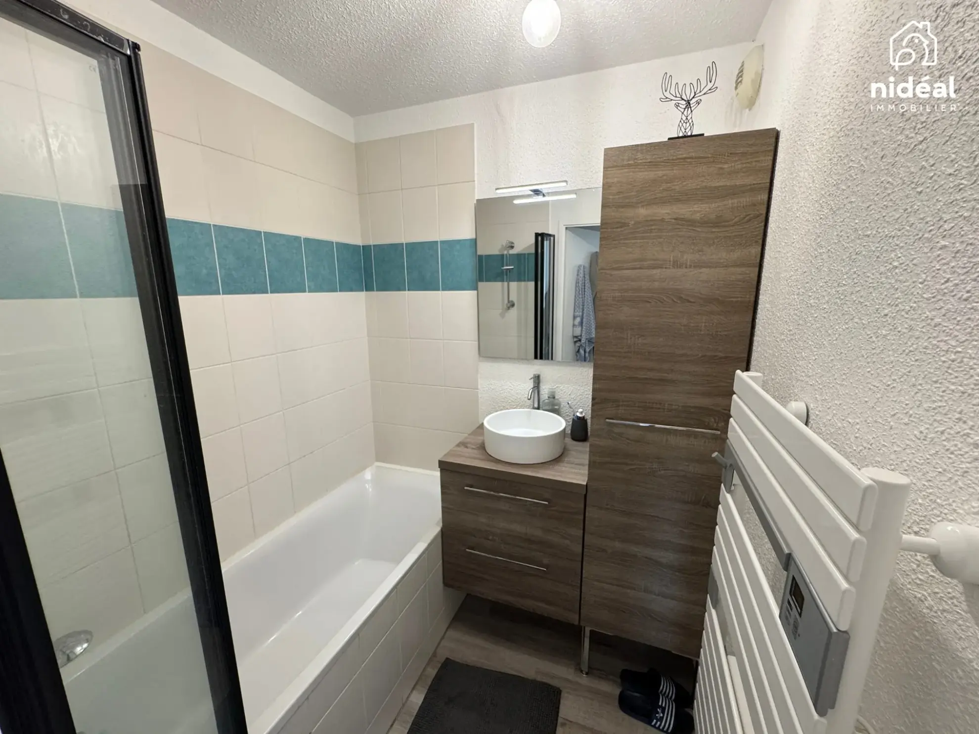Appartement rénové de 54m² à Maubeuge avec terrasse et stationnement 
