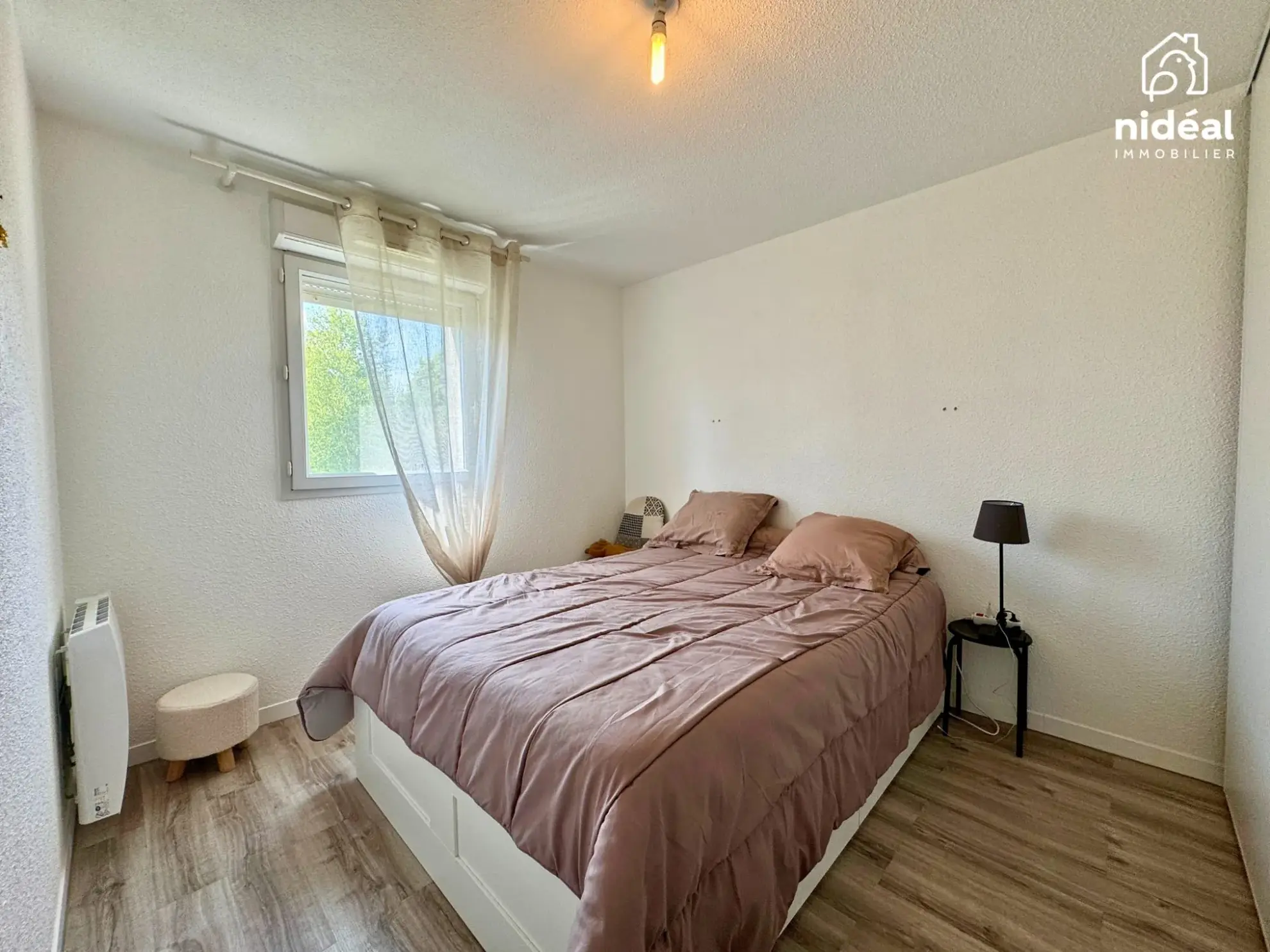 Appartement rénové de 54m² à Maubeuge avec terrasse et stationnement 