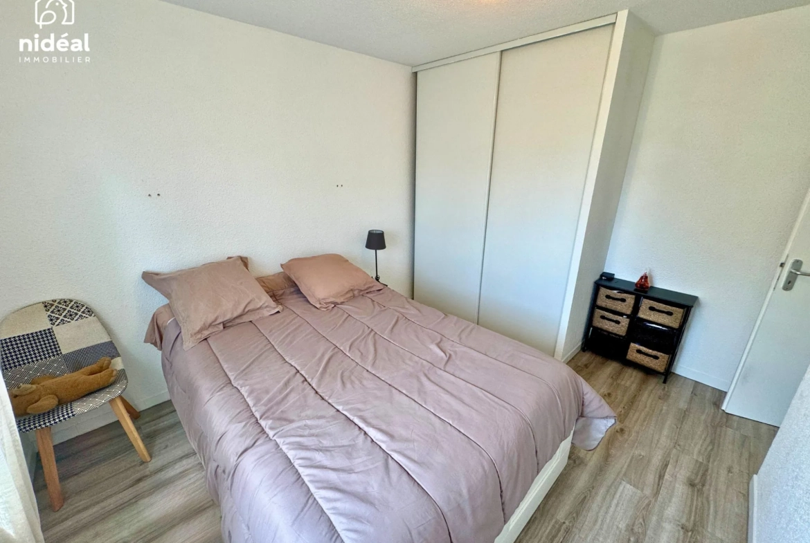 Appartement rénové de 54m² à Maubeuge avec terrasse et stationnement 