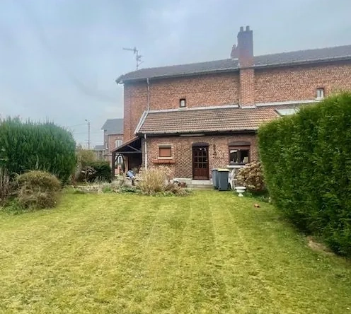 Charmante maison à vendre avec 2 chambres, garage et jardin à Corbehem