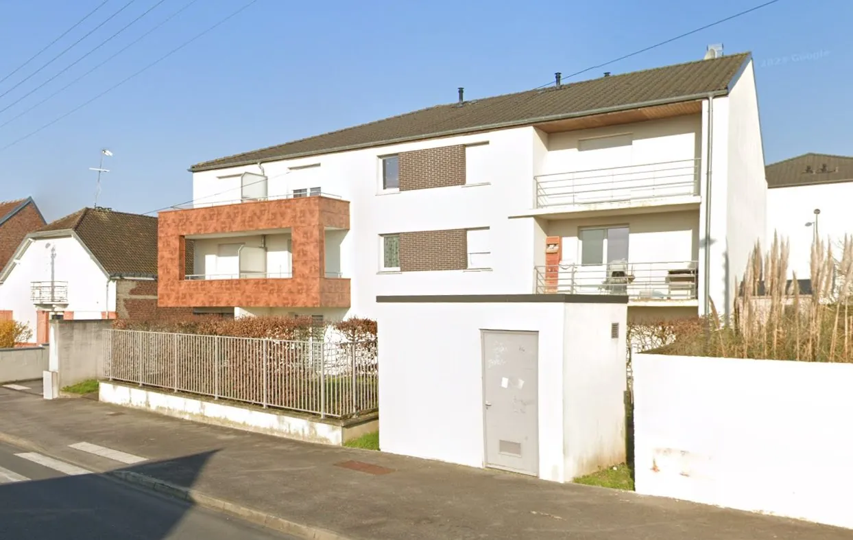 Appartement T2 à Saint-Quentin de 36,80 m² avec balcon et parking en vente 