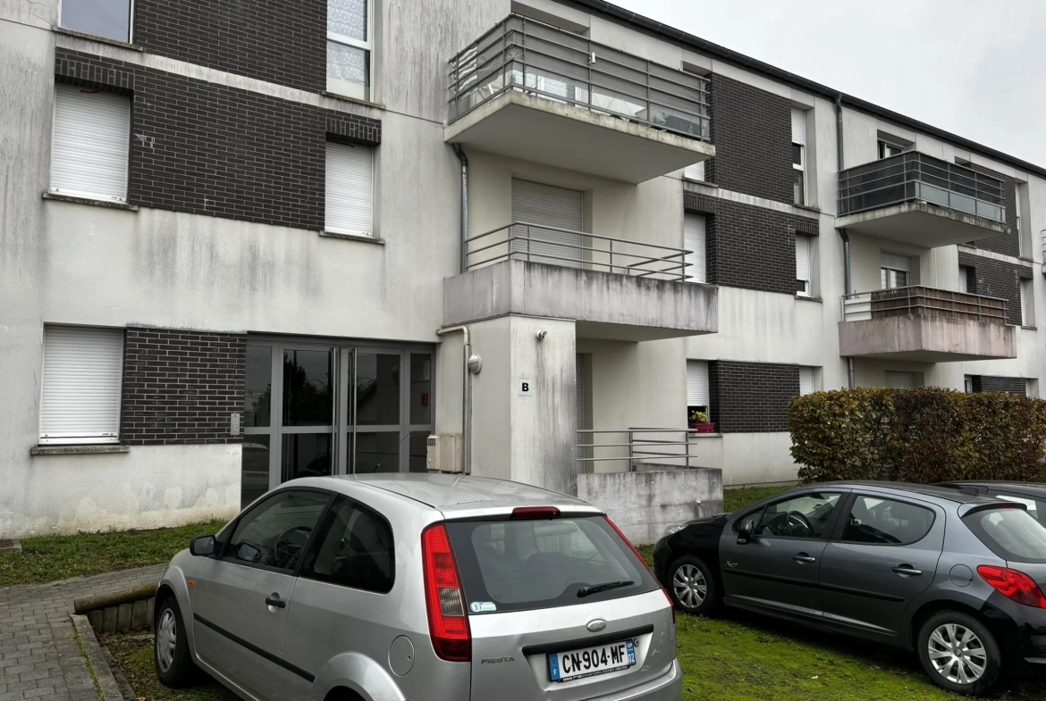 Appartement T2 à Saint-Quentin de 36,80 m² avec balcon et parking en vente 