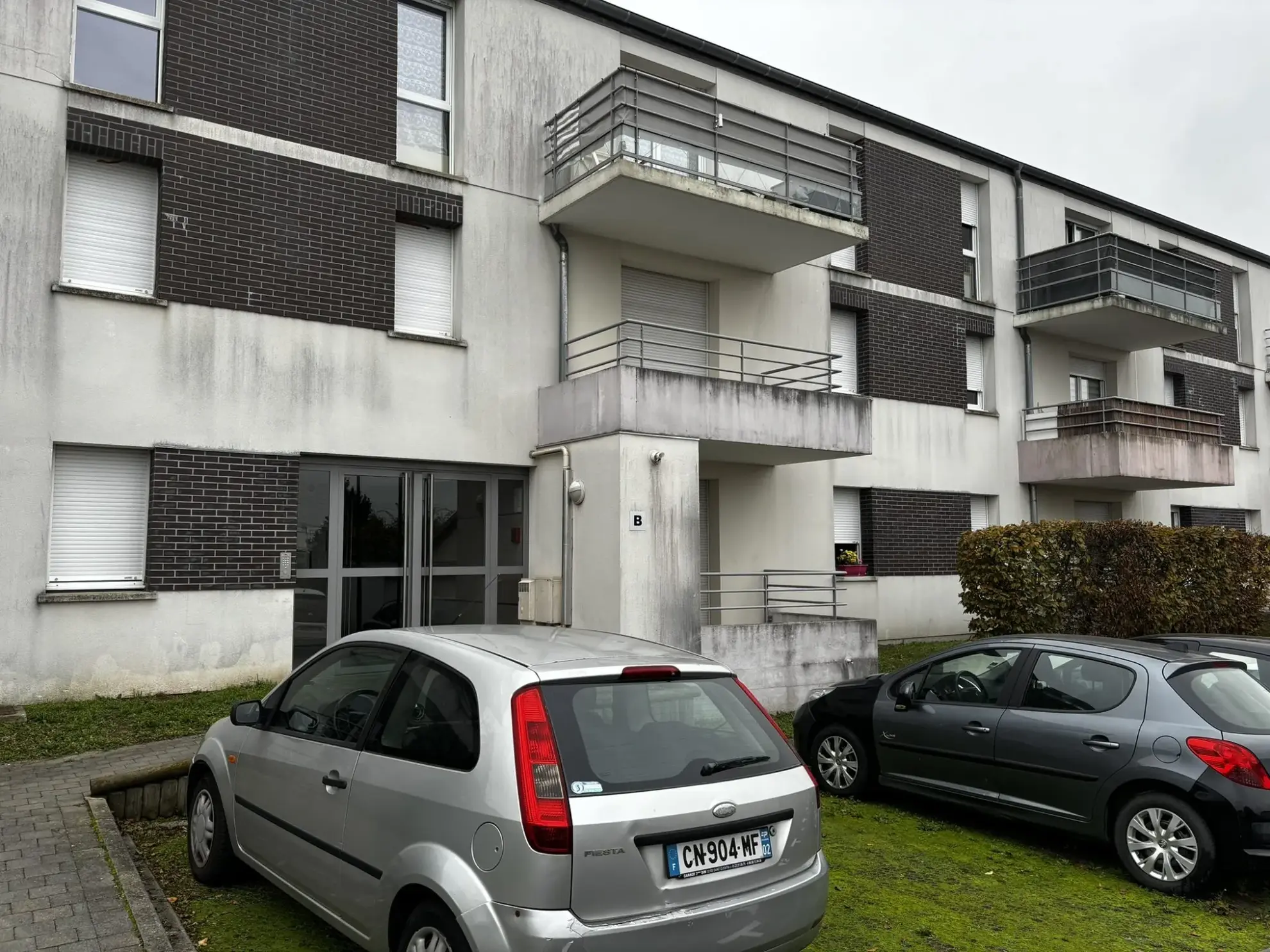 Appartement T2 à Saint-Quentin de 36,80 m² avec balcon et parking en vente 