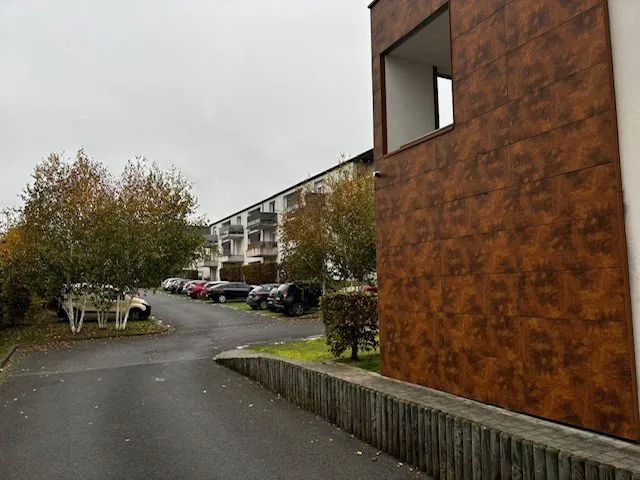 Appartement T2 à Saint-Quentin de 36,80 m² avec balcon et parking en vente 
