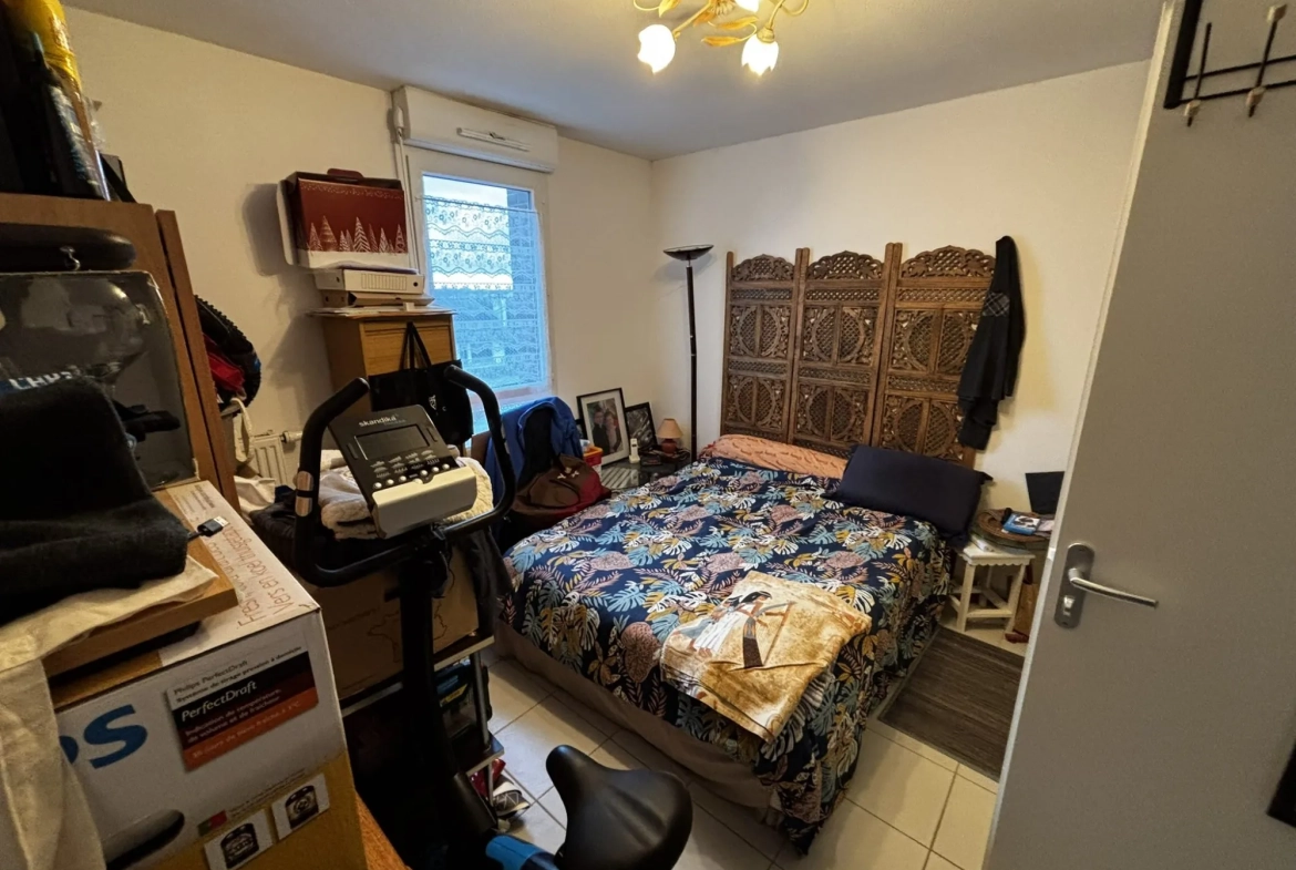 Appartement T2 à Saint-Quentin de 36,80 m² avec balcon et parking en vente 