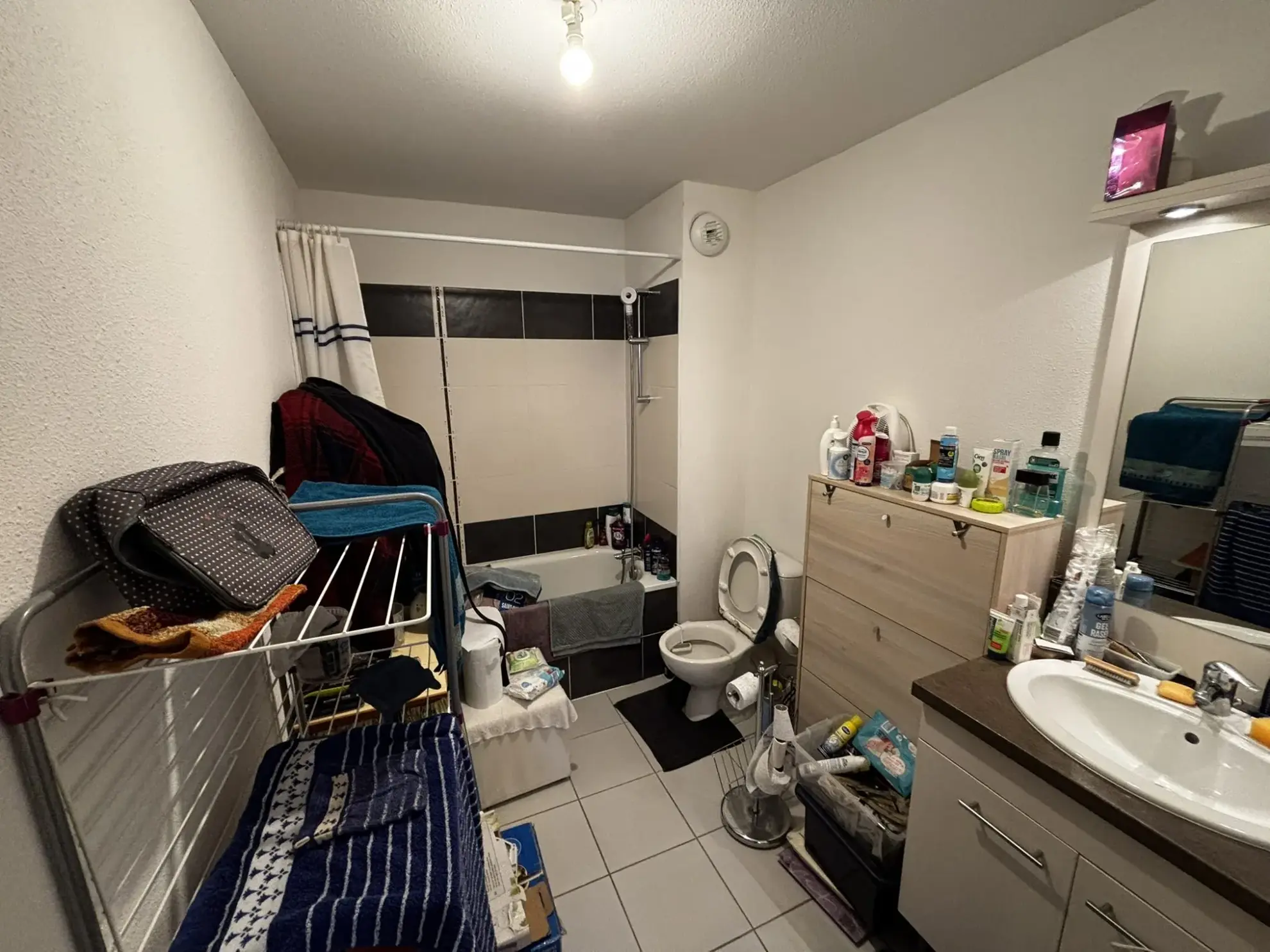 Appartement T2 à Saint-Quentin de 36,80 m² avec balcon et parking en vente 