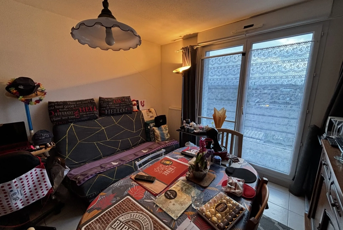 Appartement T2 à Saint-Quentin de 36,80 m² avec balcon et parking en vente 
